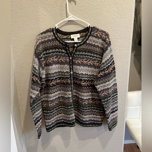 Lambs wool blend light weight sweater.